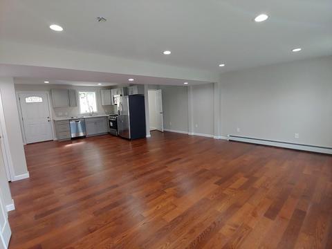 140 Earle St #B, Woonsocket, RI 02895 photo 4