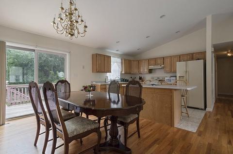 48 Bardsely St, Fall River, MA 02723 photo 3