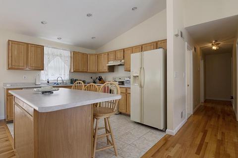 48 Bardsely St, Fall River, MA 02723 photo 2