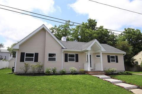 6 Davis Ct, Saugus, MA 01906 photo 2