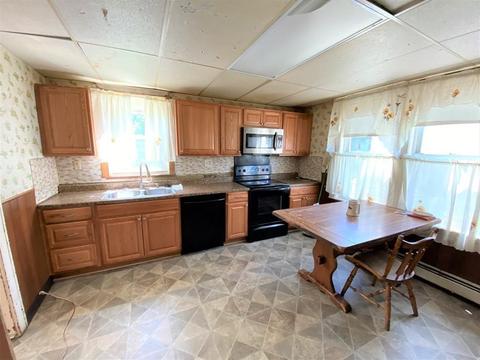 21 Gregg St, Beverly, MA 01915 photo 3