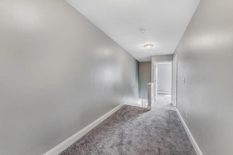 37 Clantoy St, Springfield, MA 01104 photo 8