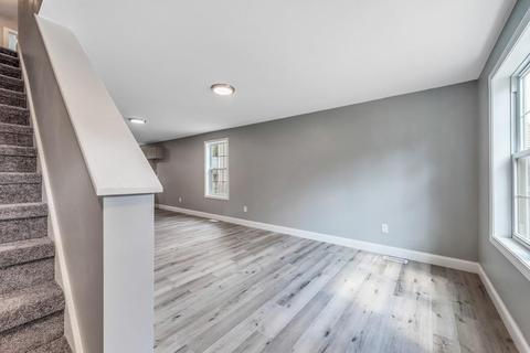 37 Clantoy St, Springfield, MA 01104 photo 18