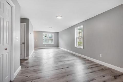 37 Clantoy St, Springfield, MA 01104 photo 4