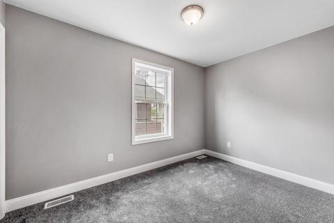 37 Clantoy St, Springfield, MA 01104 photo 10
