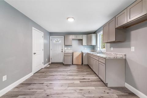 37 Clantoy St, Springfield, MA 01104 photo 14