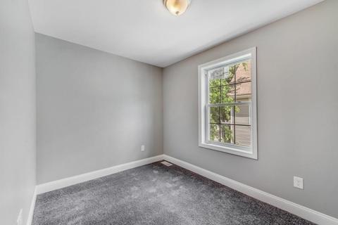 37 Clantoy St, Springfield, MA 01104 photo 22