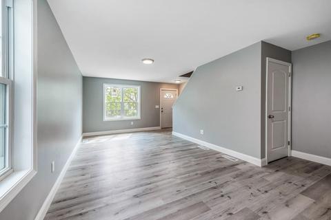 37 Clantoy St, Springfield, MA 01104 photo 16
