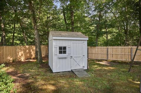 13 Droy Cir, Easthampton, MA 01027 photo 5