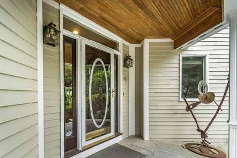 42 Cranberry Ln, Needham, MA 02492 photo 3