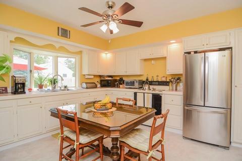 54 Manchester St, Lowell, MA 01852 photo 11