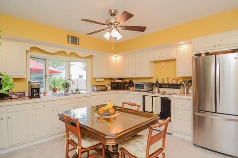 54 Manchester St, Lowell, MA 01852 photo 9