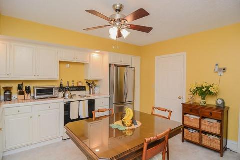 54 Manchester St, Lowell, MA 01852 photo 10
