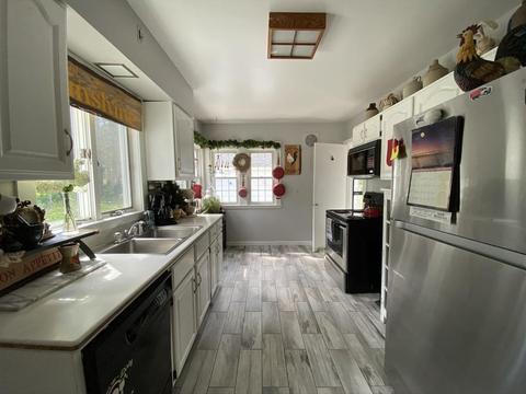 134 Church St, Ware, MA 01082 photo 8
