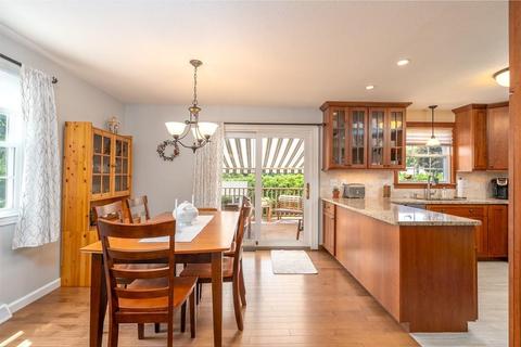 12 Robin Rd, Easthampton, MA 01027 photo 8