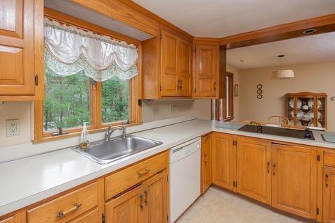 10 Kelch St, Reading, MA 01867 photo 9