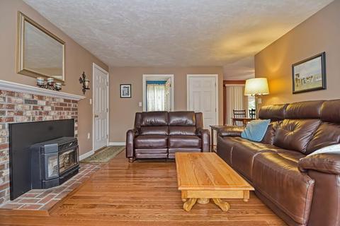 37 Deer Run Rd, Bellingham, MA 02019 photo 10