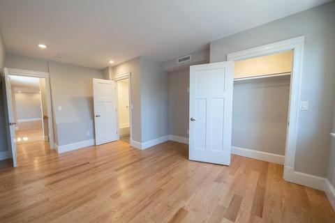 13 Putnam St #2, Danvers, MA 01923 photo 2