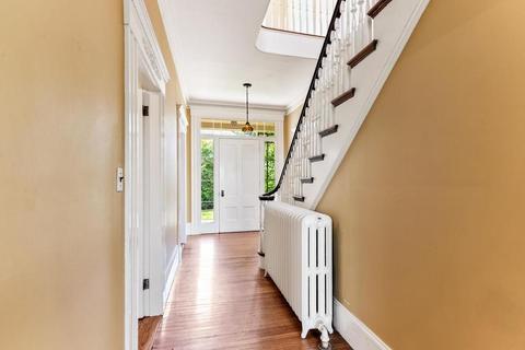 25 Stanton Rd, Brookline, MA 02445 photo 3