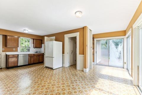 25 Stanton Rd, Brookline, MA 02445 photo 6