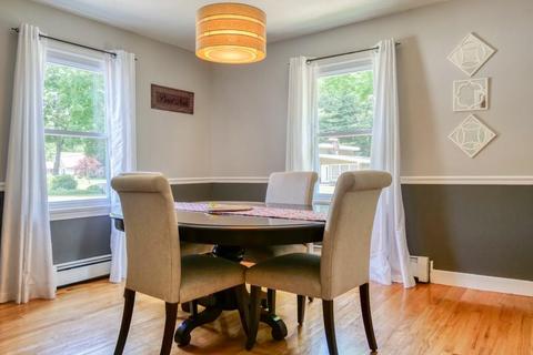 58 Senator St, Springfield, MA 01129 photo 7