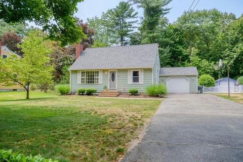 58 Senator St, Springfield, MA 01129 photo 2