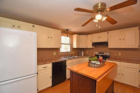 49 Ashley Dr, Gardner, MA 01440 photo 7