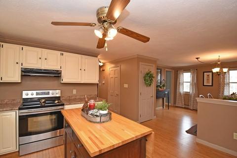 49 Ashley Dr, Gardner, MA 01440 photo 9