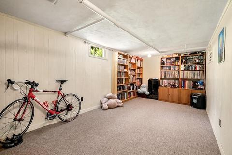 20 Cavanagh Rd, Wellesley, MA 02481 photo 24