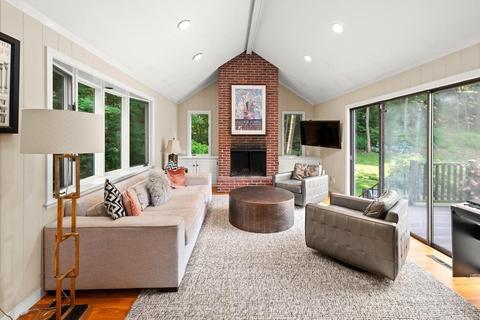 20 Cliff Rd, Wellesley, MA 02481 photo 2