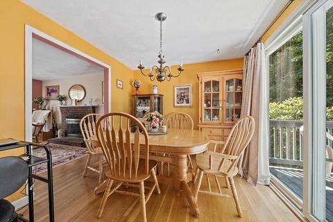 65 Cape Cod Ln, Hanover, MA 02339 photo 4