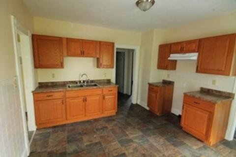 12 Crown St, Springfield, MA 01108 photo 9