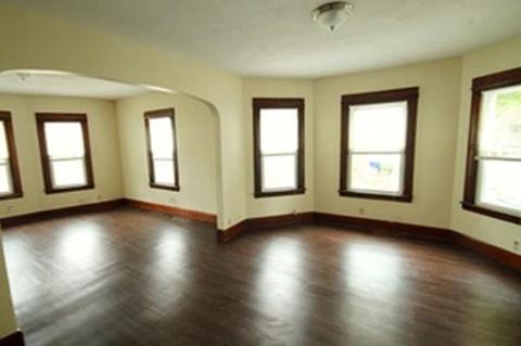 12 Crown St, Springfield, MA 01108 photo 4