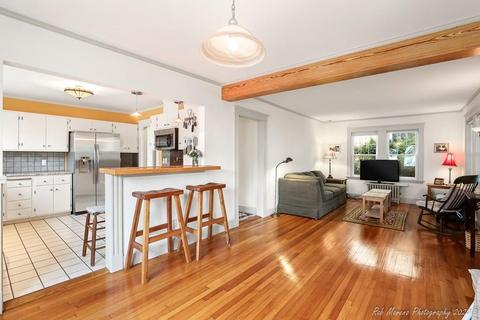 2 Lefavour Ave, Beverly, MA 01915 photo 2