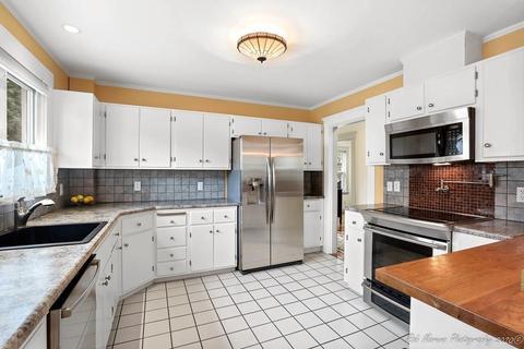 2 Lefavour Ave, Beverly, MA 01915 photo 14