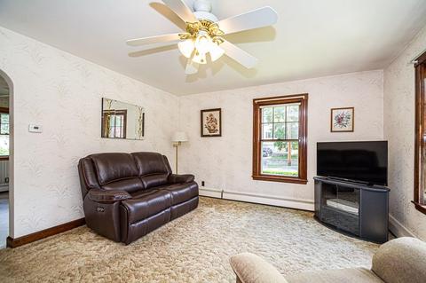 78 Salem St, Reading, MA 01867 photo 3