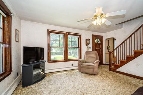 78 Salem St, Reading, MA 01867 photo 2