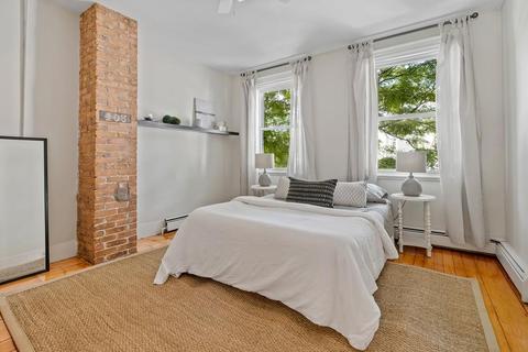 431 E 3rd #1, Boston, MA 02127 photo 1