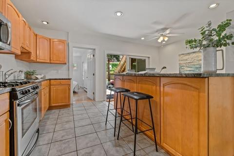 431 E 3rd #1, Boston, MA 02127 photo 12