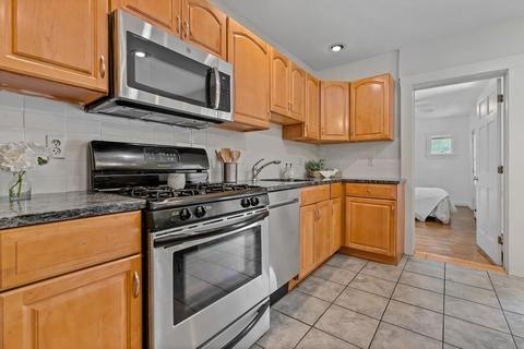 431 E 3rd #1, Boston, MA 02127 photo 7