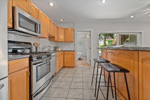 431 E 3rd #1, Boston, MA 02127 photo 32