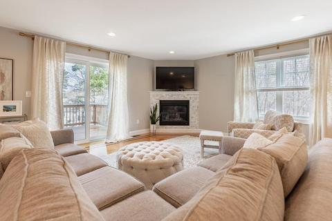 28 Thorndike St, Reading, MA 01867 photo 9