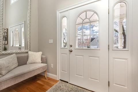 28 Thorndike St, Reading, MA 01867 photo 4