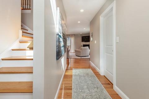 28 Thorndike St, Reading, MA 01867 photo 5