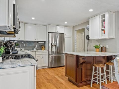 41 Burning Tree Rd, Natick, MA 01760 photo 2