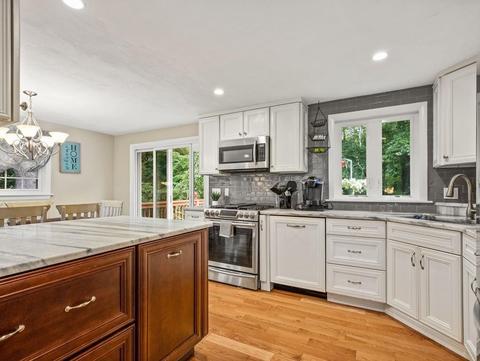 41 Burning Tree Rd, Natick, MA 01760 photo 3
