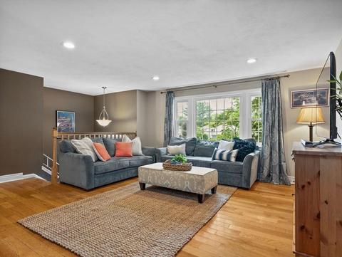41 Burning Tree Rd, Natick, MA 01760 photo 4