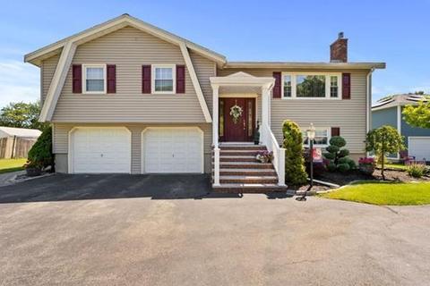 25 Juniper Dr, Saugus, MA 01906 photo 2
