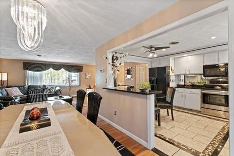 25 Juniper Dr, Saugus, MA 01906 photo 5