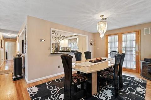 25 Juniper Dr, Saugus, MA 01906 photo 6